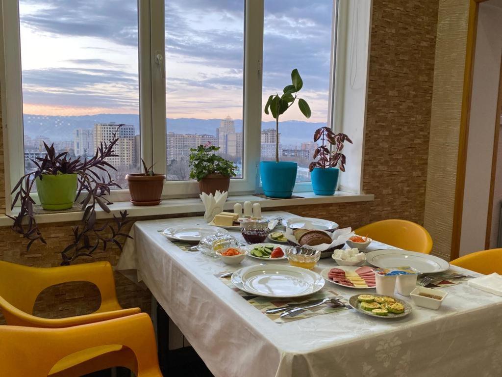 Sunrise Apartments Dushanbe Ngoại thất bức ảnh
